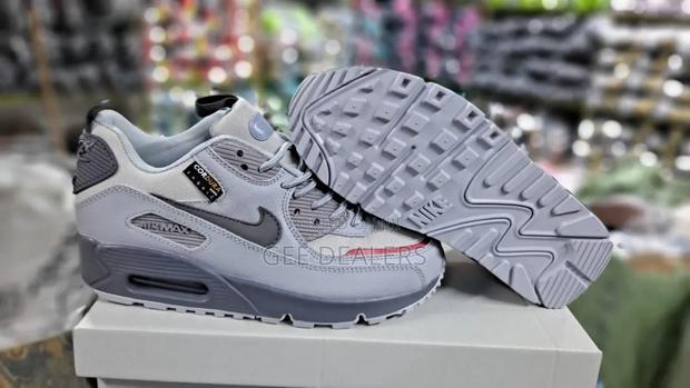 Airmax 90 Grey Sneakers >Airmax 90 Sneakers