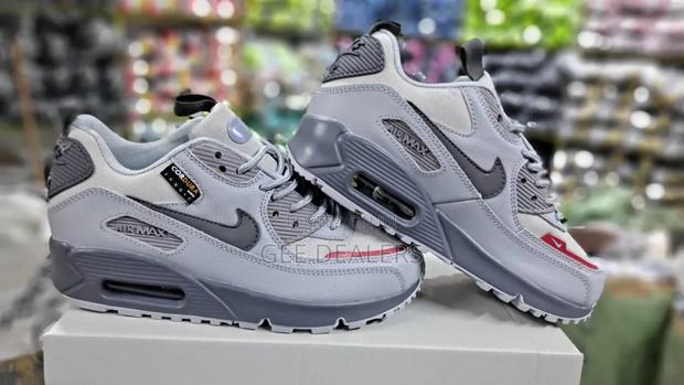 Airmax 90 Grey Sneakers >Airmax 90 Sneakers - thumbnail 2