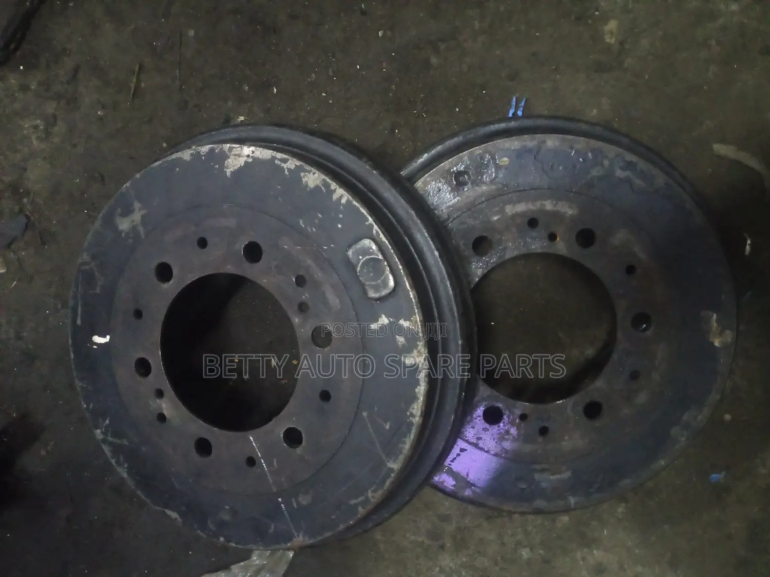 Toyota Hiace 7 L Drums