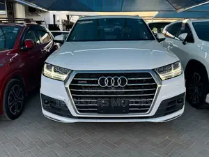 Audi Q7 3.0T Premium AWD quattro 2017 White