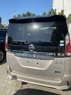 Nissan Serena 2018 Beige