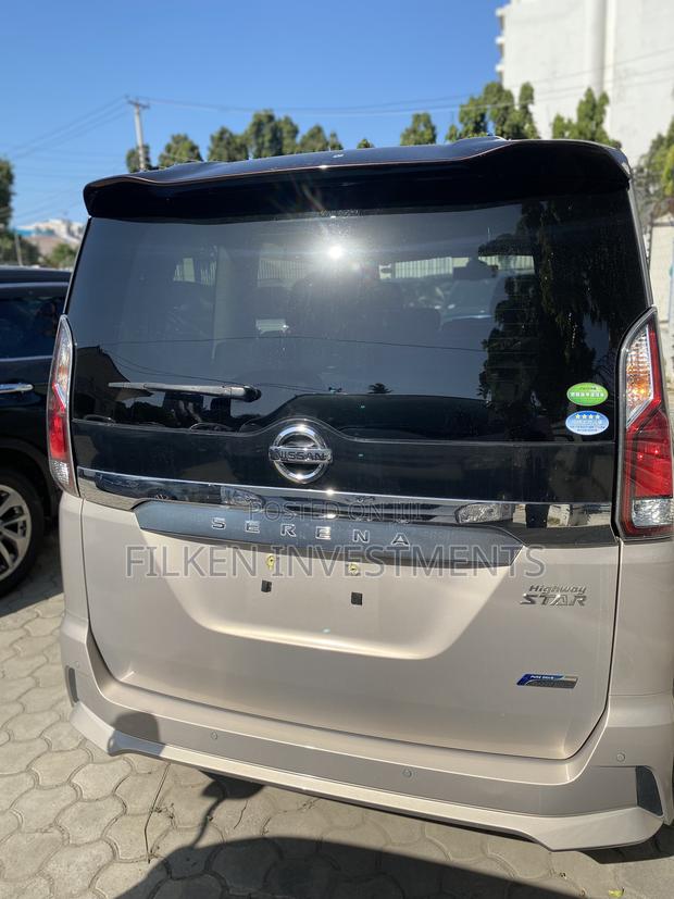Nissan Serena 2018 Beige - thumbnail 3