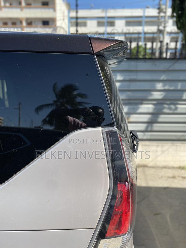 Nissan Serena 2018 Beige - thumbnail 4