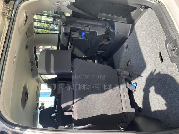 Nissan Serena 2018 Beige - thumbnail 7