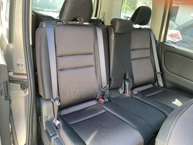Nissan Serena 2018 Beige - thumbnail 10