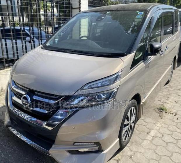 Nissan Serena 2018 Beige