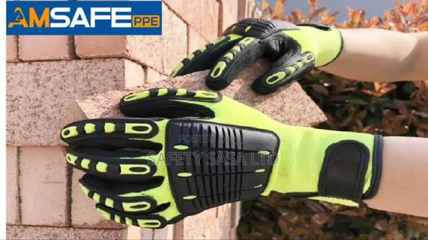 Anti Impact Cut Resistant Gloves - main view