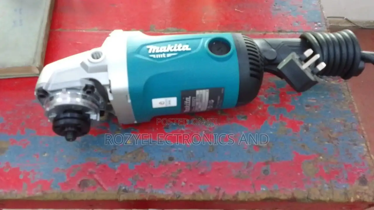 Makita Grinder 9inches