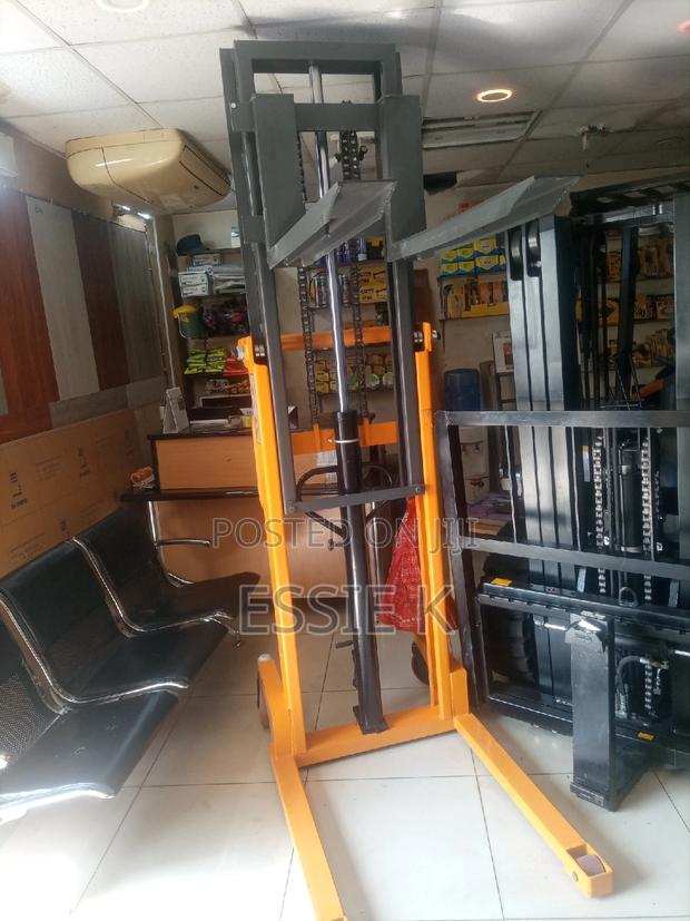 2tons Hydraulic Hand Stacker/Winch Truck Stacker - main view