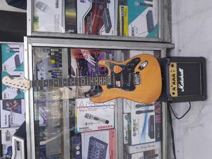 Marshall Combo 8inch With a Lead Guitar Fender - thumbnail 2