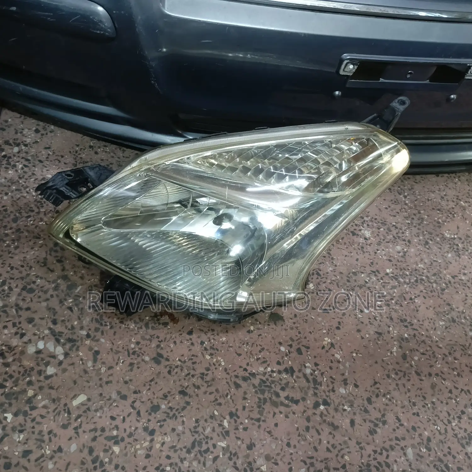 Ractis 2006 Headlight Non Xenon