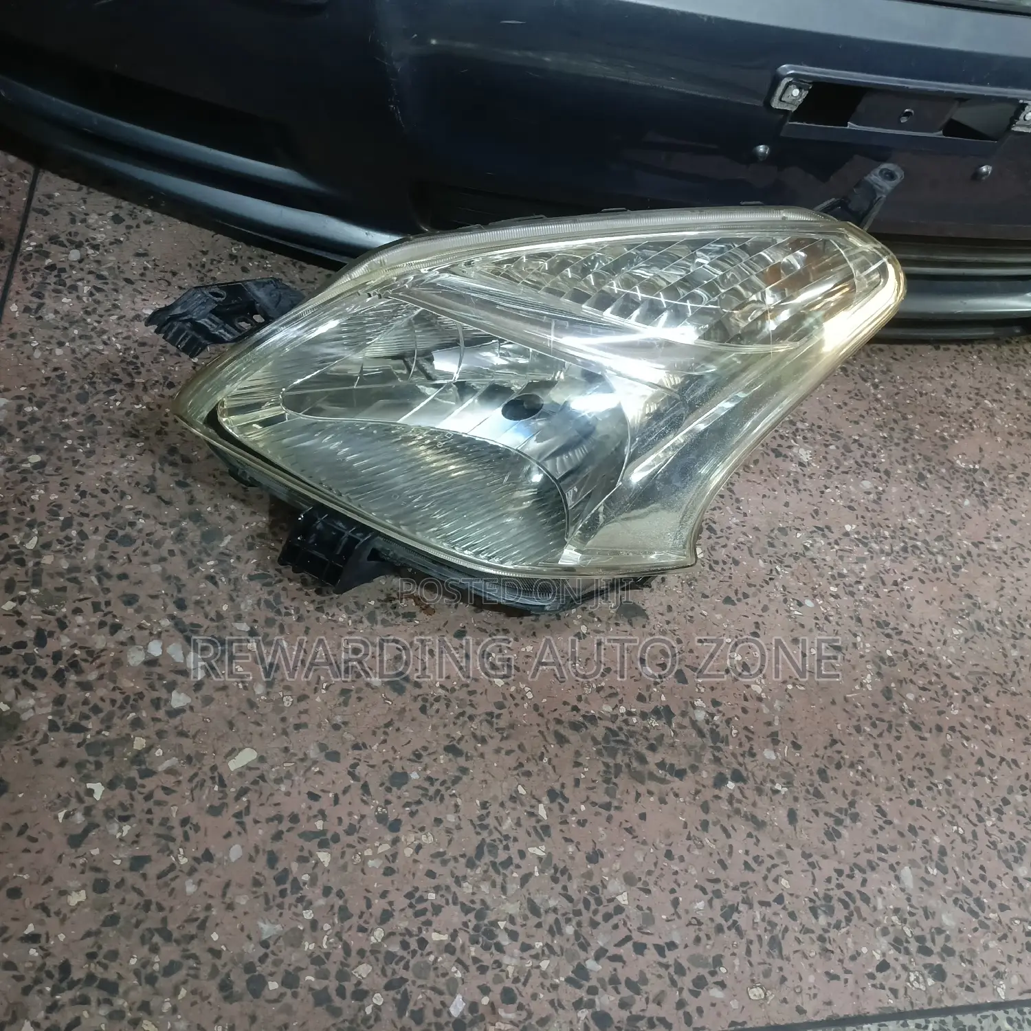 Ractis 2006 Headlight Non Xenon