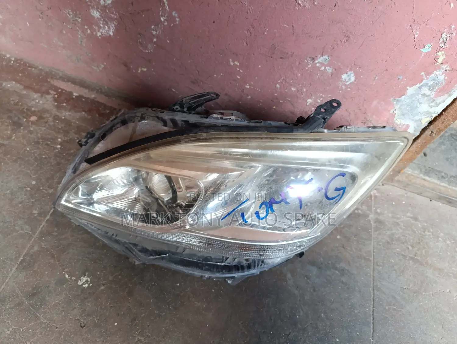 Toyota Mark Zio Non Zenon 2010
