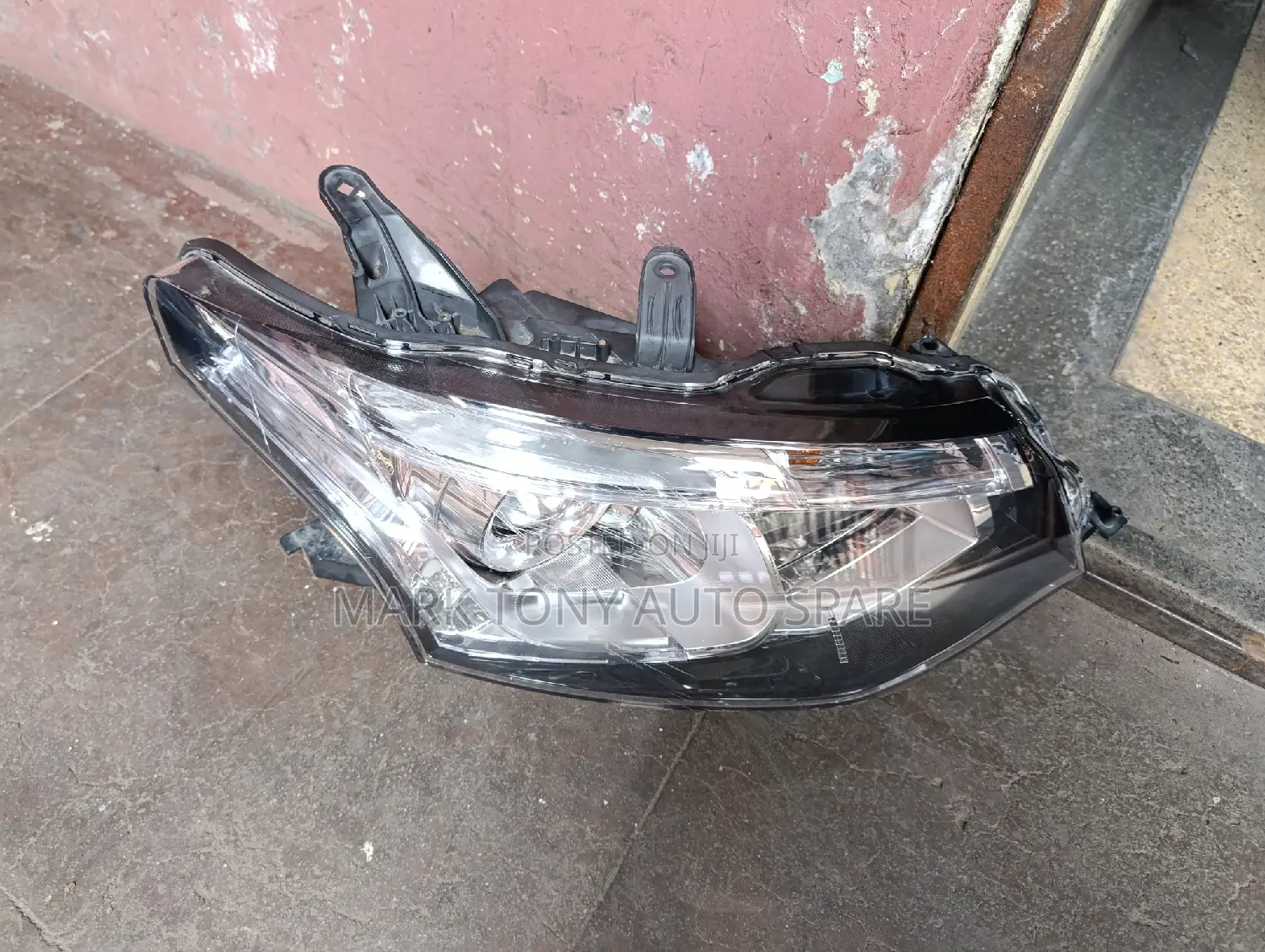 Outlander Headlight 2014 Zenon