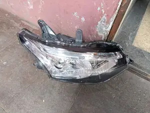 Outlander Headlight 2014 Zenon