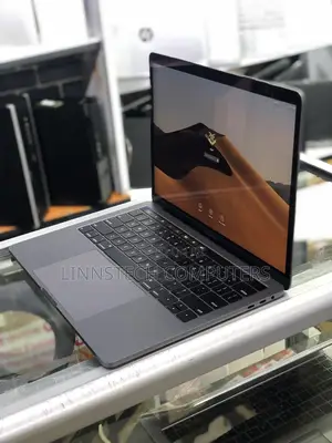 Laptop Apple MacBook Pro 2019 16GB Intel Core I7 SSD 256GB