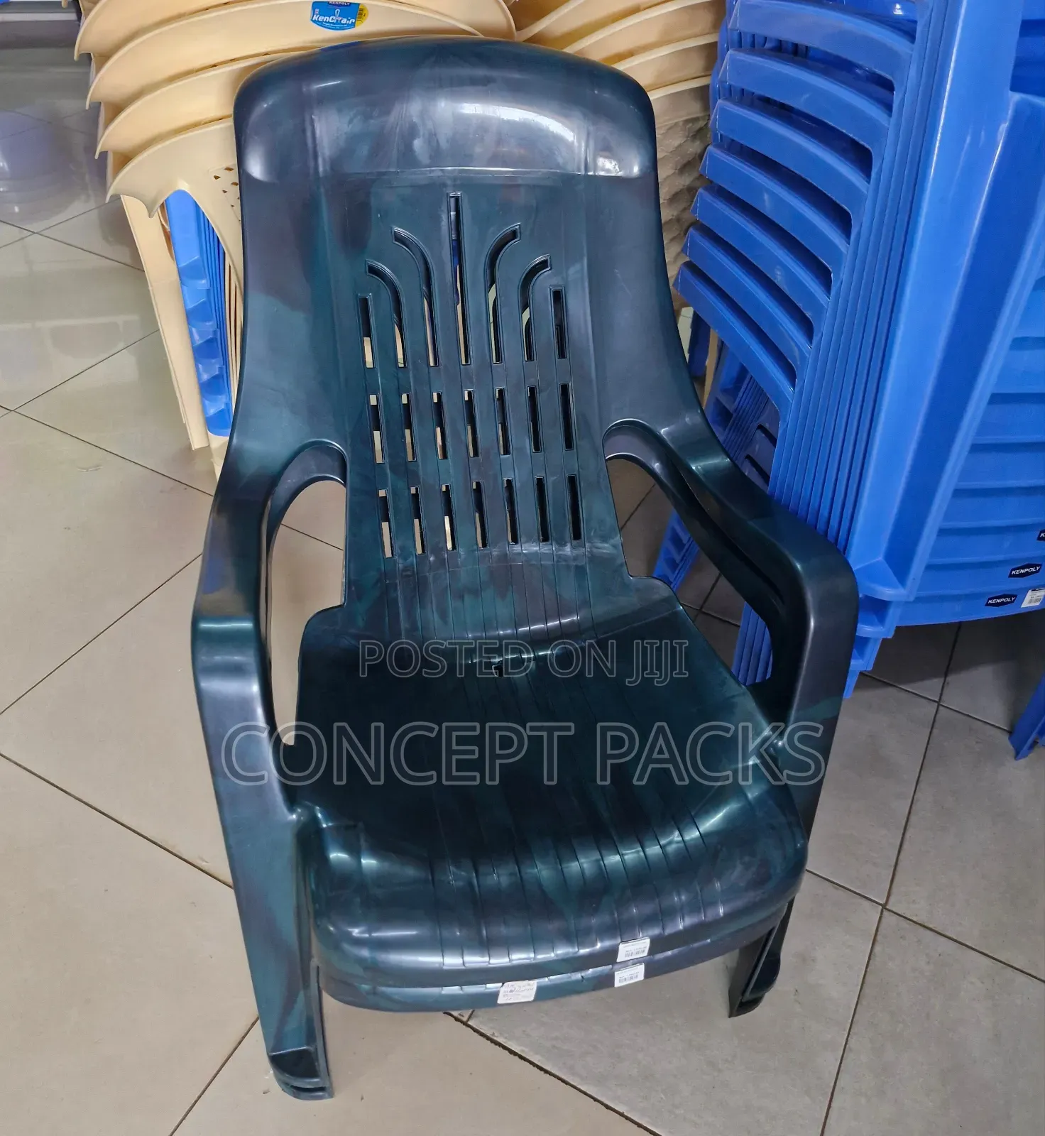 Green Relaxo Chair With Arms.