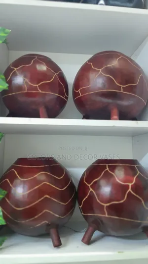 Calabash Brown Red Giraffe Design