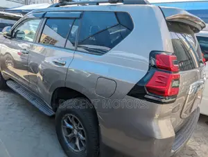 Toyota Land Cruiser Prado 2.7 2018 Gold