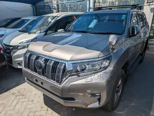 Toyota Land Cruiser Prado 2.7 2018 Gold