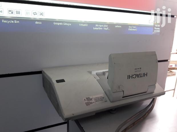 Short Throws Projectors - thumbnail 3