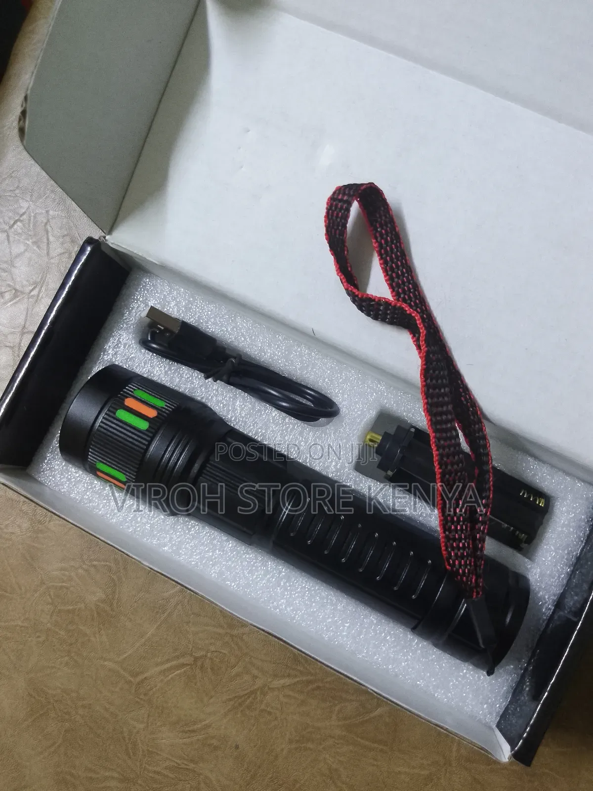 Zooming Flashlight Torch Protable Bright 100 Watts 2000L