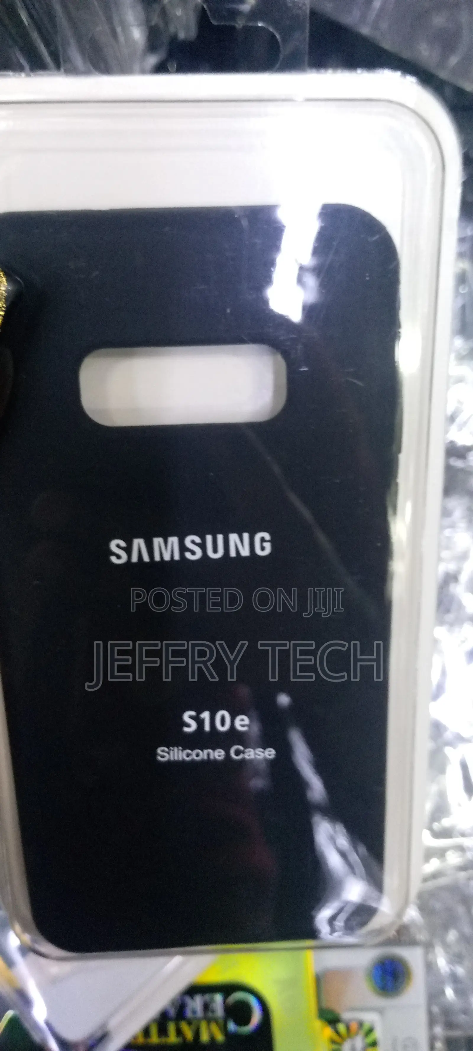 Samsung Galaxy S10e Soft Touch Silicon Cover - Official Gala