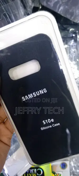 Samsung Galaxy S10e Soft Touch Silicon Cover - Official Gala