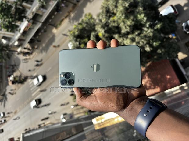 Apple iPhone 11 Pro Max 256 GB Green - main view