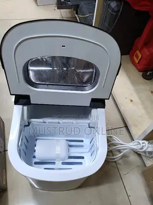 Commercial Cubes Maker Aw