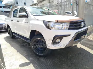 2018 Toyota Hilux White: Single Cab, 4x4 Automatic