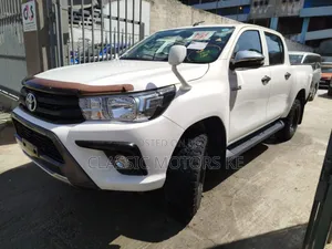 Toyota Hilux 2018 White