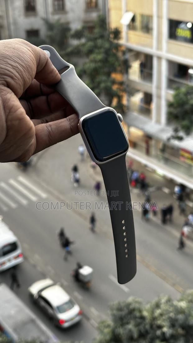 Apple Watch SE 40MM - thumbnail 2