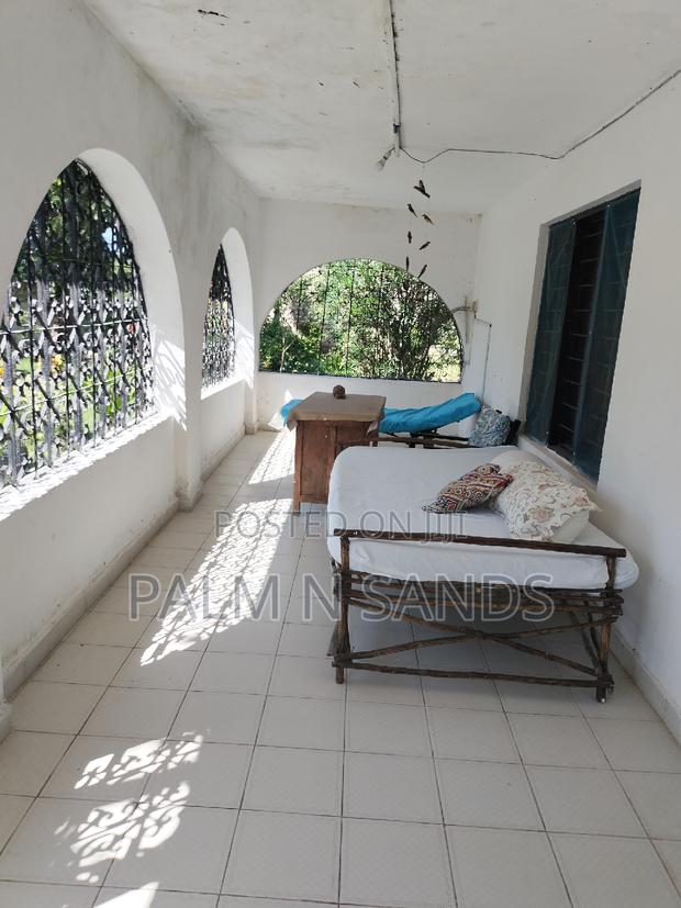 Furnished 4bdrm Bungalow in Second Row Tiwi for sale - thumbnail 5