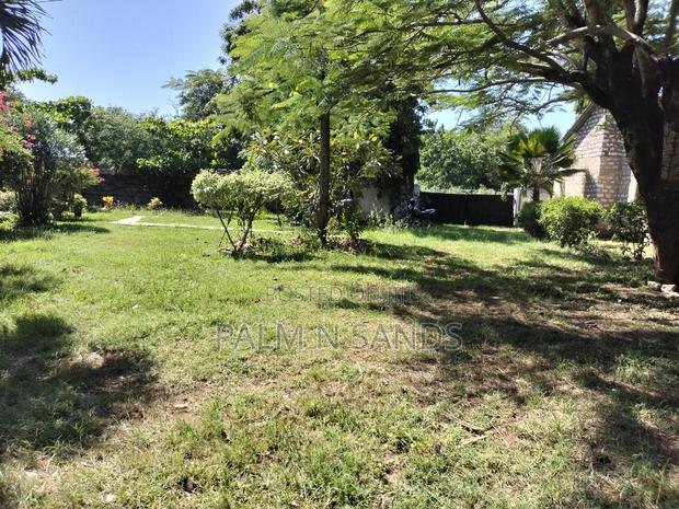 Furnished 4bdrm Bungalow in Second Row Tiwi for sale - thumbnail 10