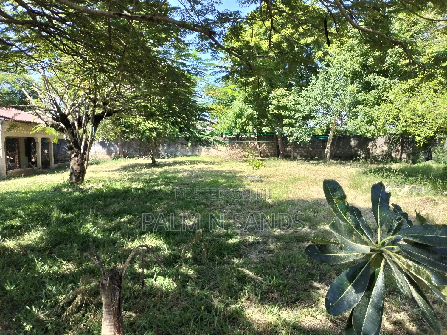 Furnished 4bdrm Bungalow in Second Row Tiwi for sale