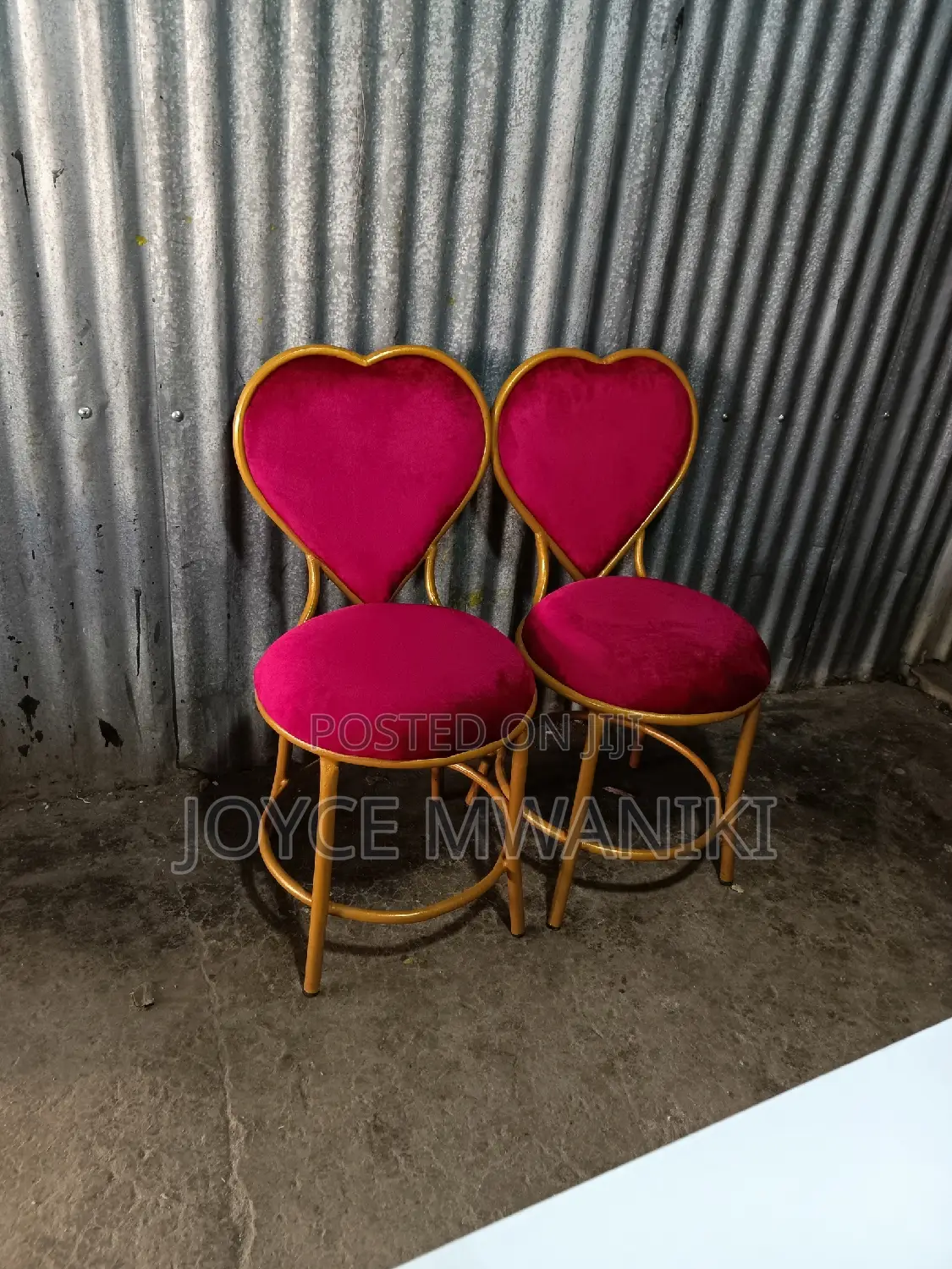 Manicure Love Seats, Hot Red