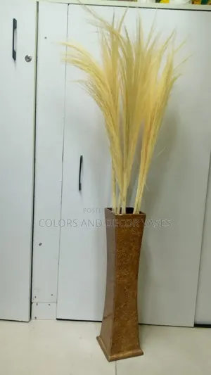 Wooden Vase and Cream Pampas Grass