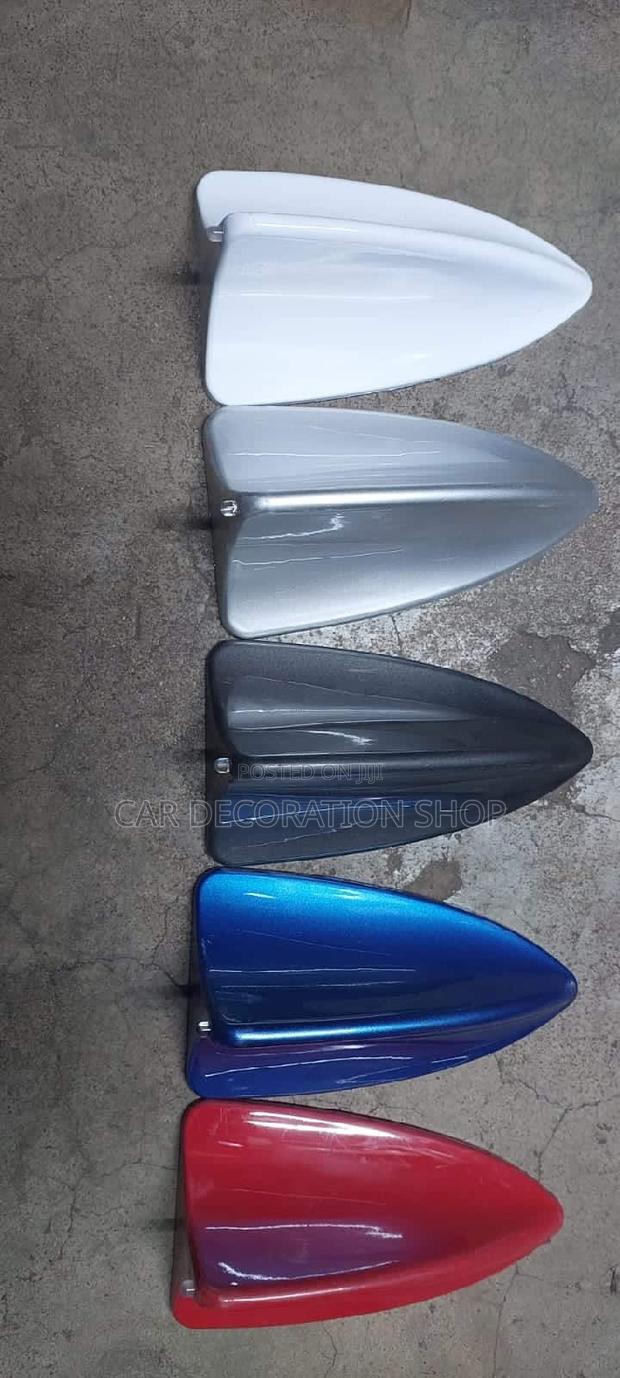 Car Roof Decoration Non Functional Shark Fin Antennae - main view