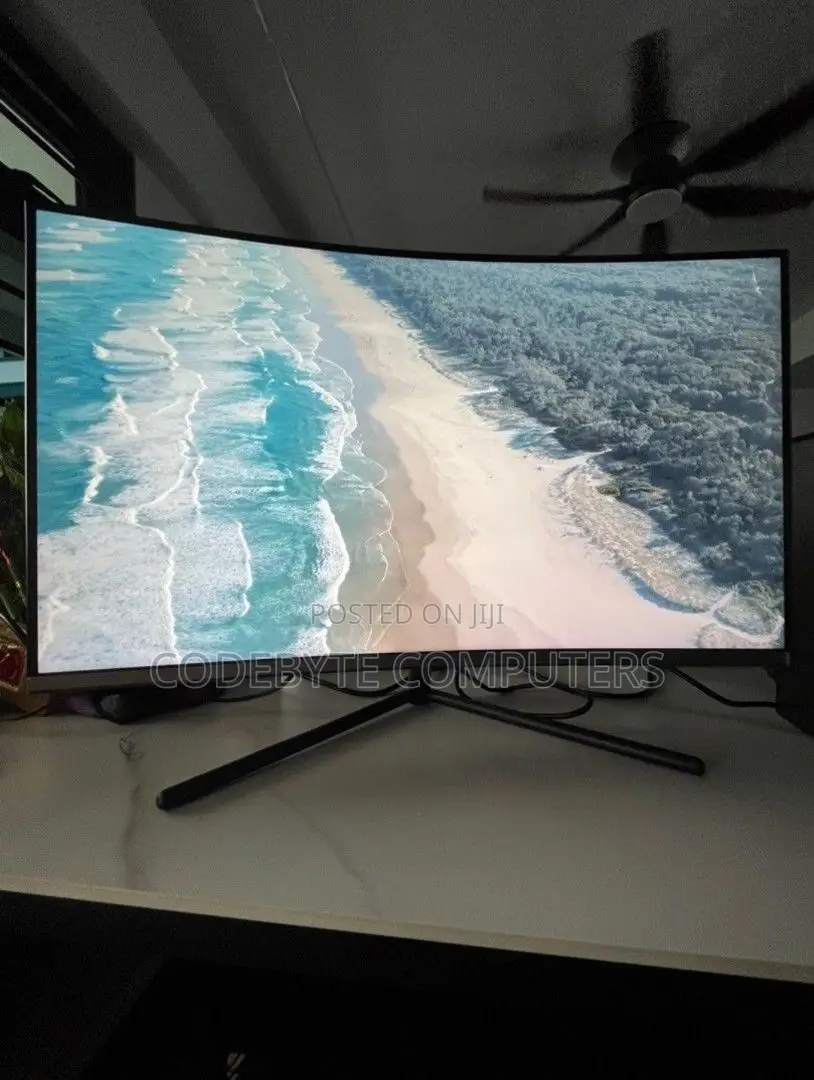 32” Curved UHD Monitor ( Samsung U32R59C)