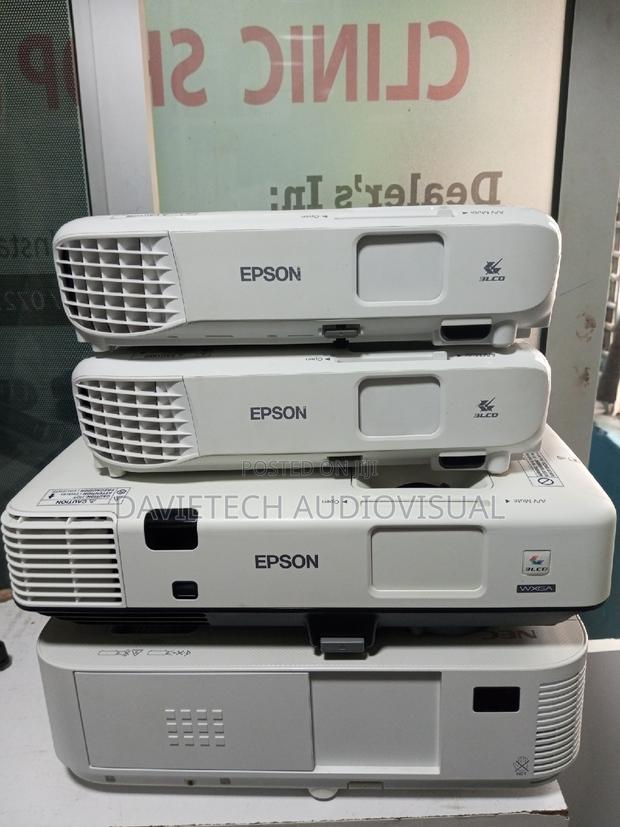 - EPSON _ Xuk Projectors - main view