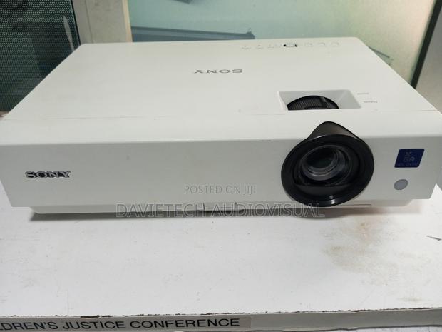 XUK Sony Projector - thumbnail 3