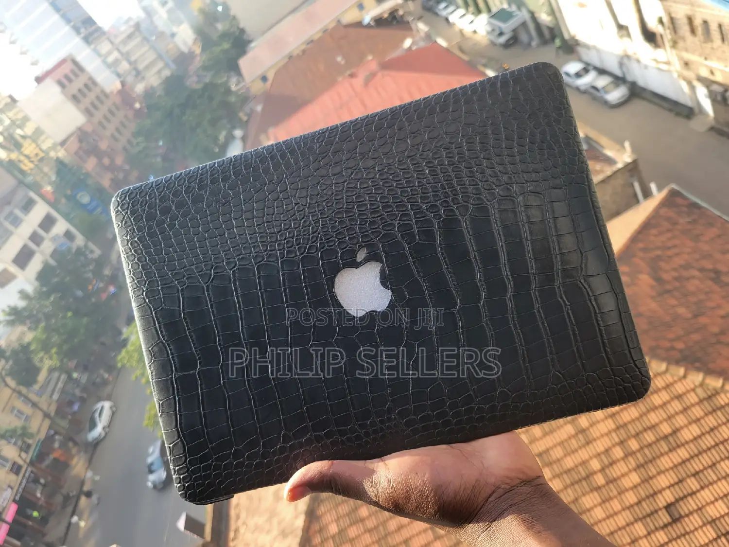 Hard Cover Is Lightweight and Thin. Easy to Bring Outdoor Fo