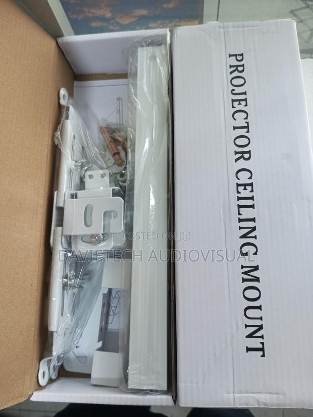 Universal _Projector -Bracket