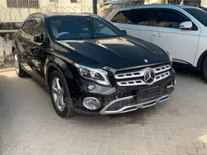 Mercedes-Benz GLA-Class 2017 Black