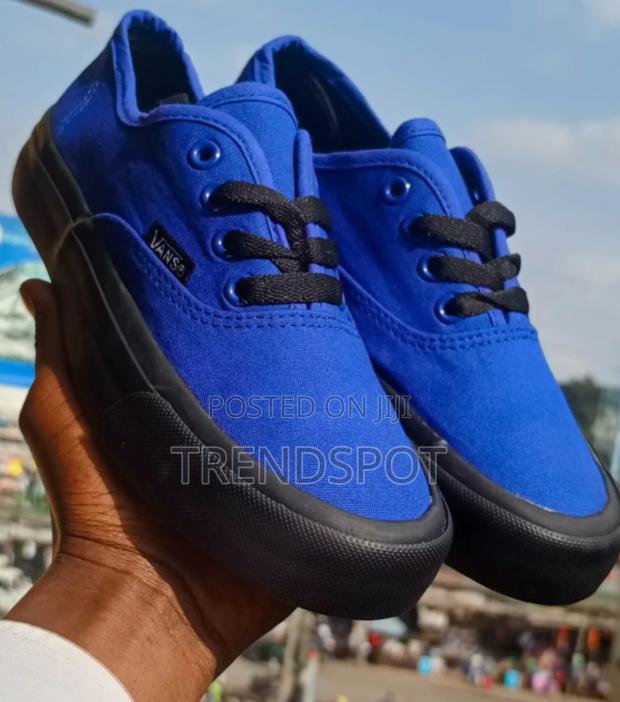 Designer Vans Off the Wall Sneakers - thumbnail 2