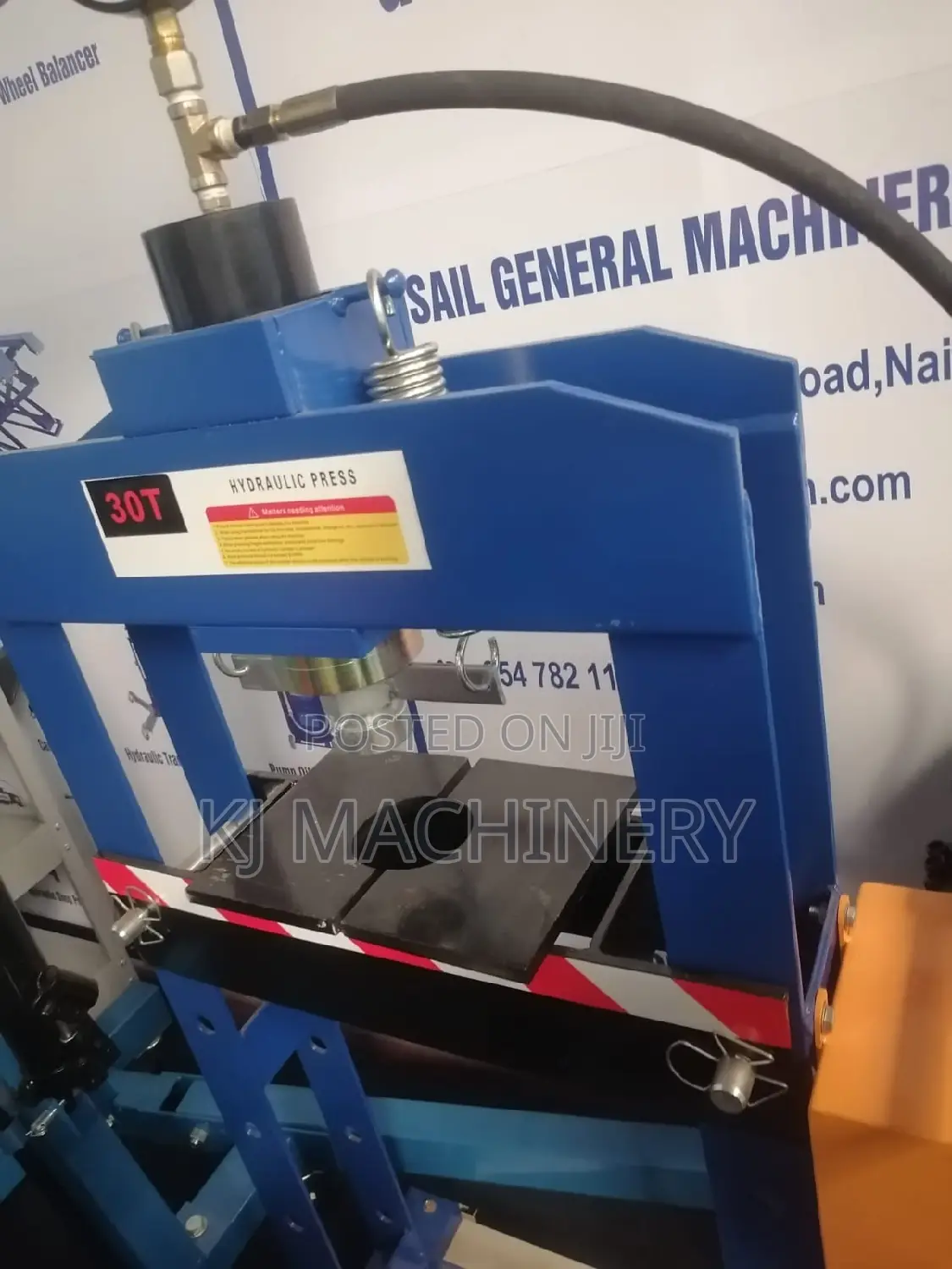 Hydraulic Press 30 Tonnes in Stock