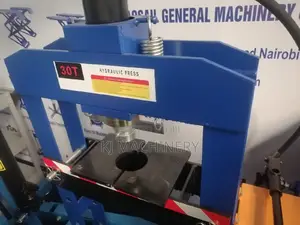 Hydraulic Press 30 Tonnes in Stock
