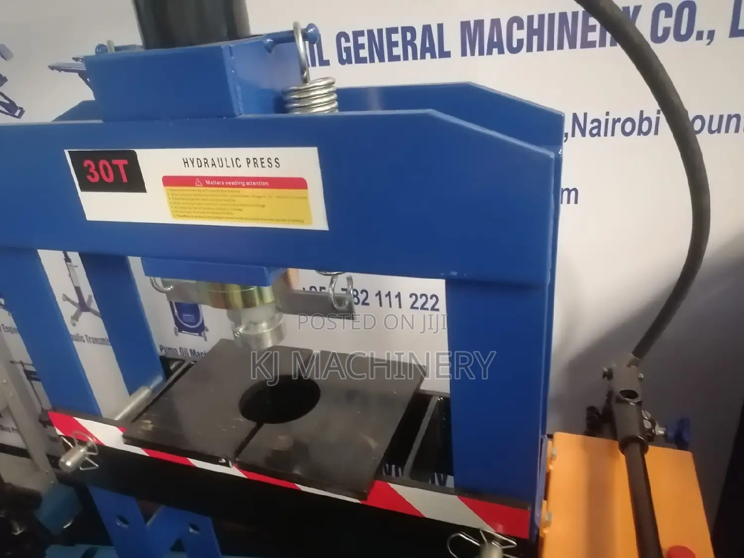 Hydraulic Press 30 Tonnes in Stock