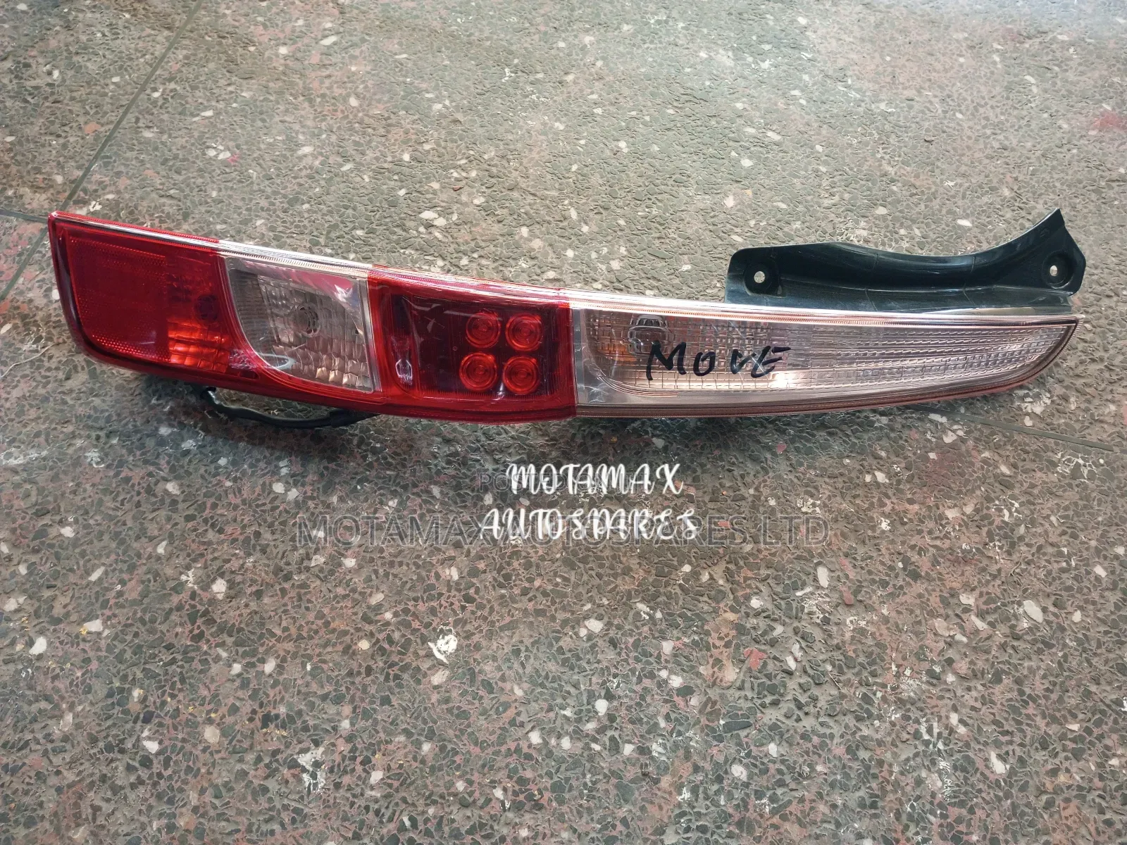 Daihatsu Move Tail Light